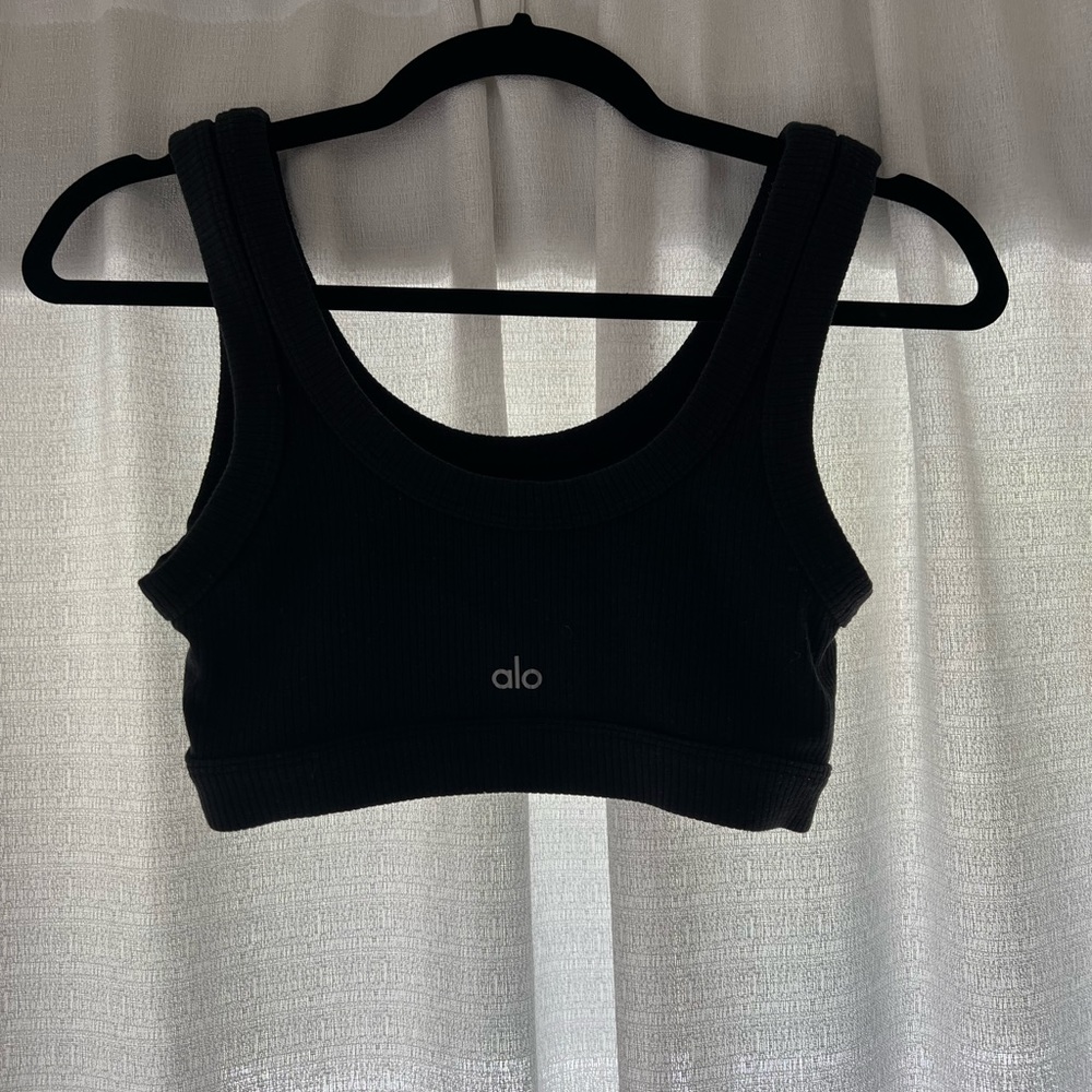 Alo Yoga “Wellness Bra” in black